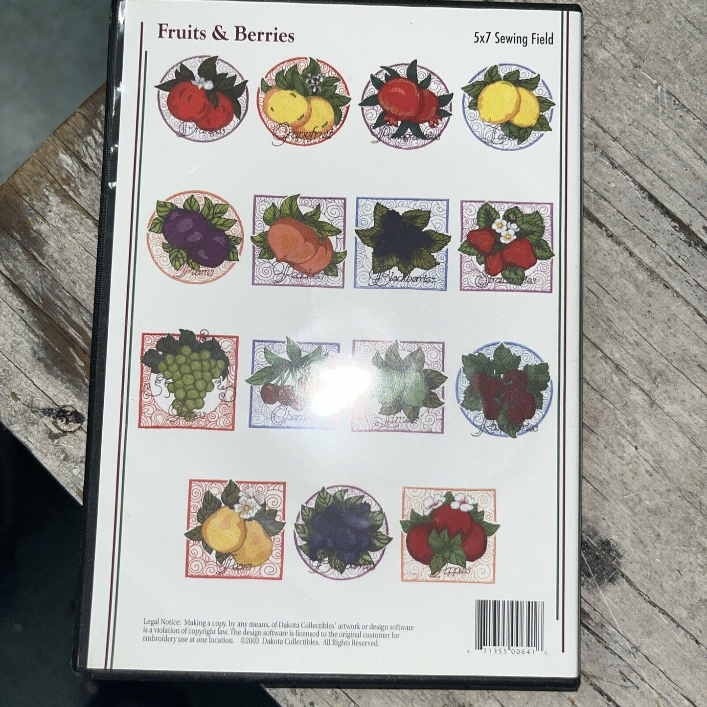 Dakota Collectibles Embroidery Design - Fruits & Berries (CD-ROM)