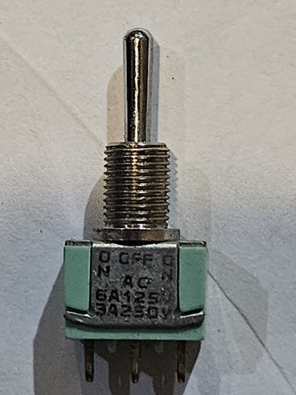 Alco 106E Micro Toggle Switch (6A 125V) (3A 250V)