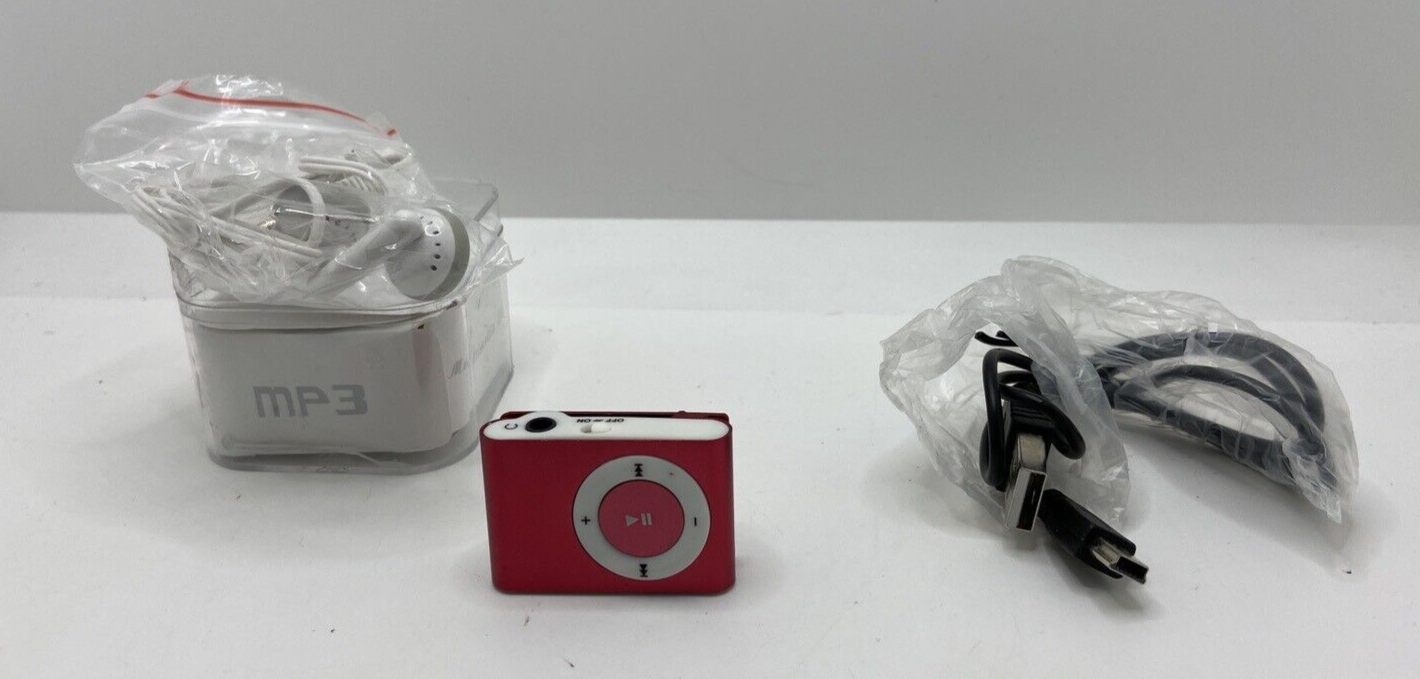 Pink (2 GB) Digital Media Player Bundle