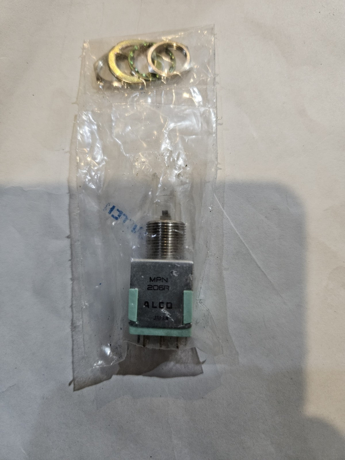 Alco MPN 206A (6A 125V) (3A 250V) Push Switch