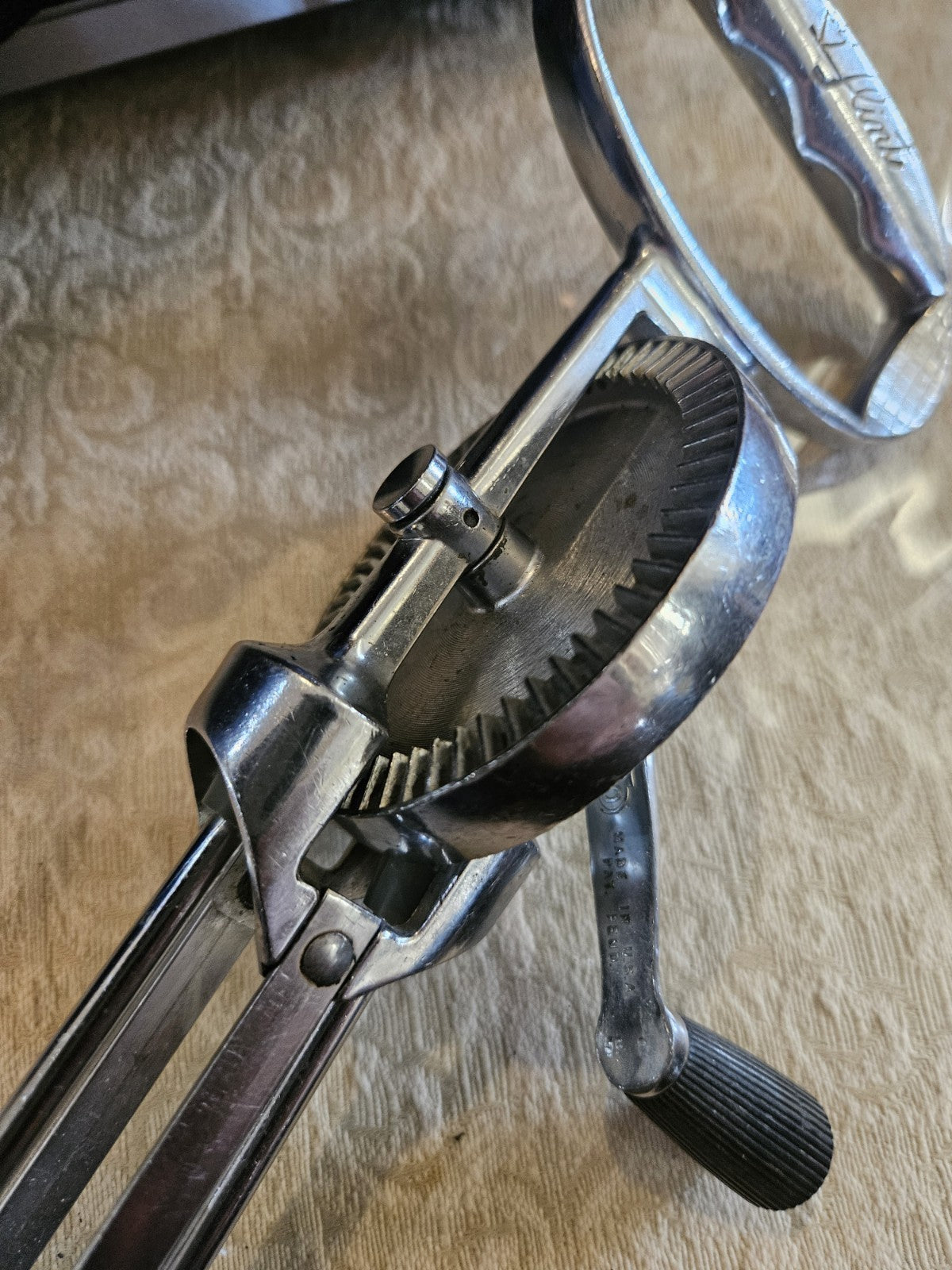 EKCO Flint Hand Mixer 1946-1952 Vintage/Rare. All Stainless + "Arrow" Logo