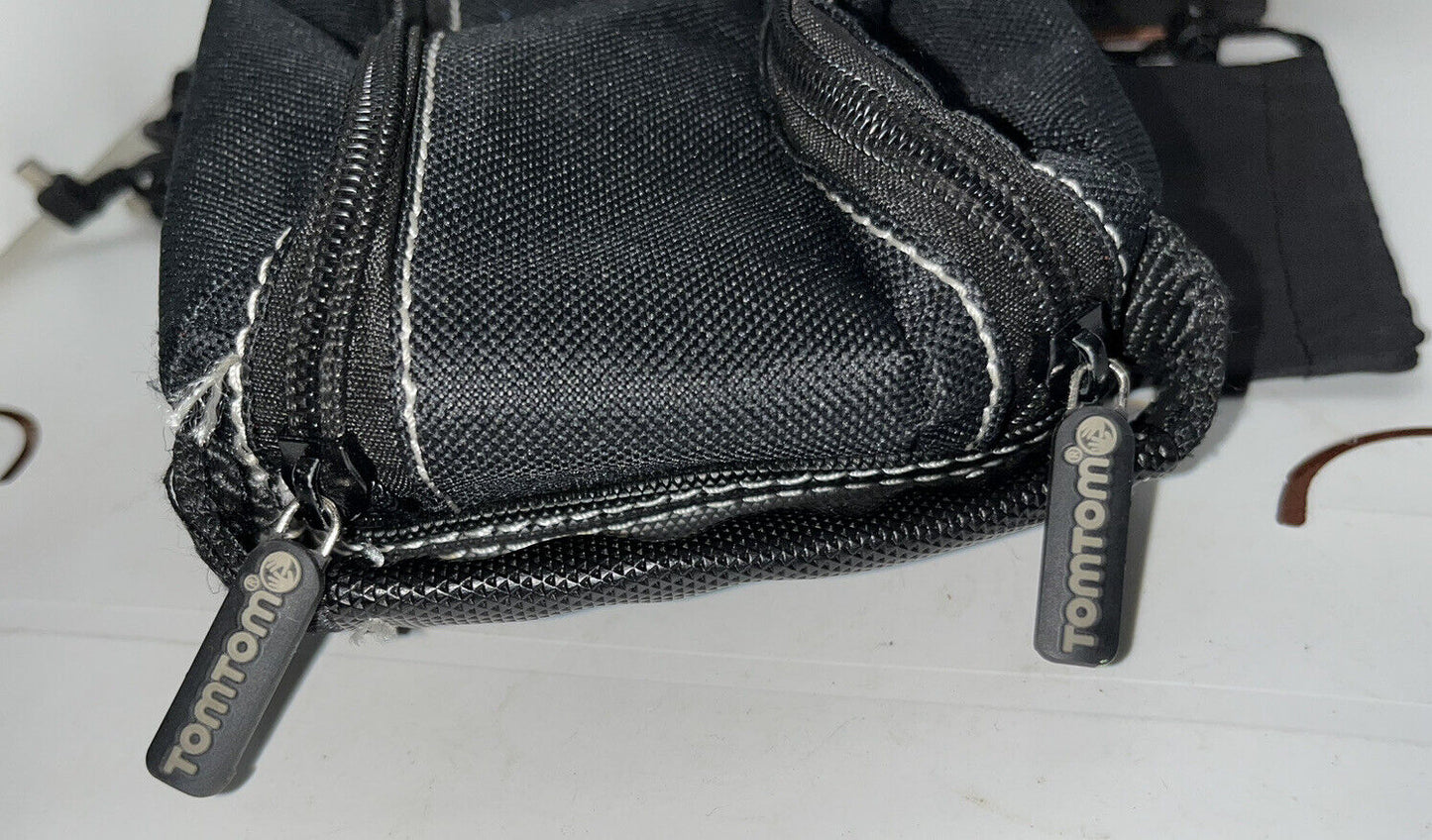 TomTom XXL 530S - US & Canada Automotive Mountable GPS + BUNDLE - TESTED