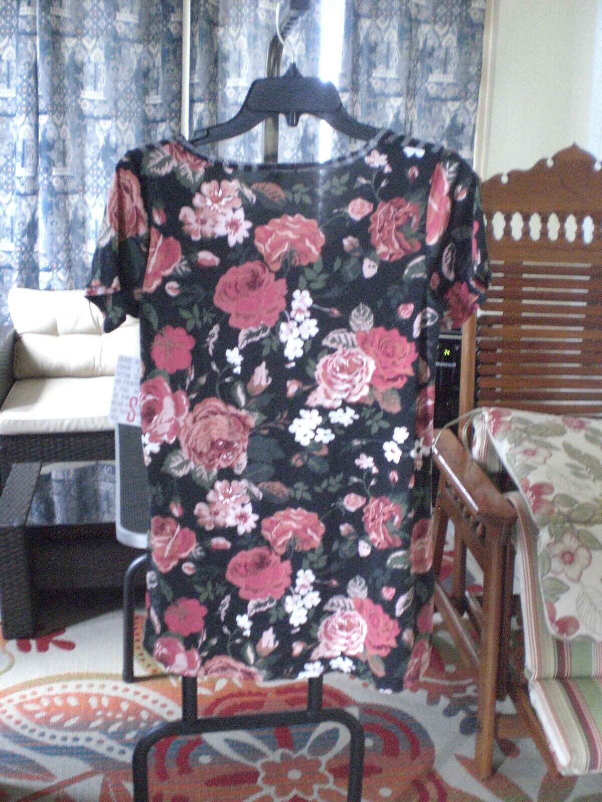 NWT LuLaRoe Classic T Shirt Top Blouse Black Plaid with Pink Floral SMALL