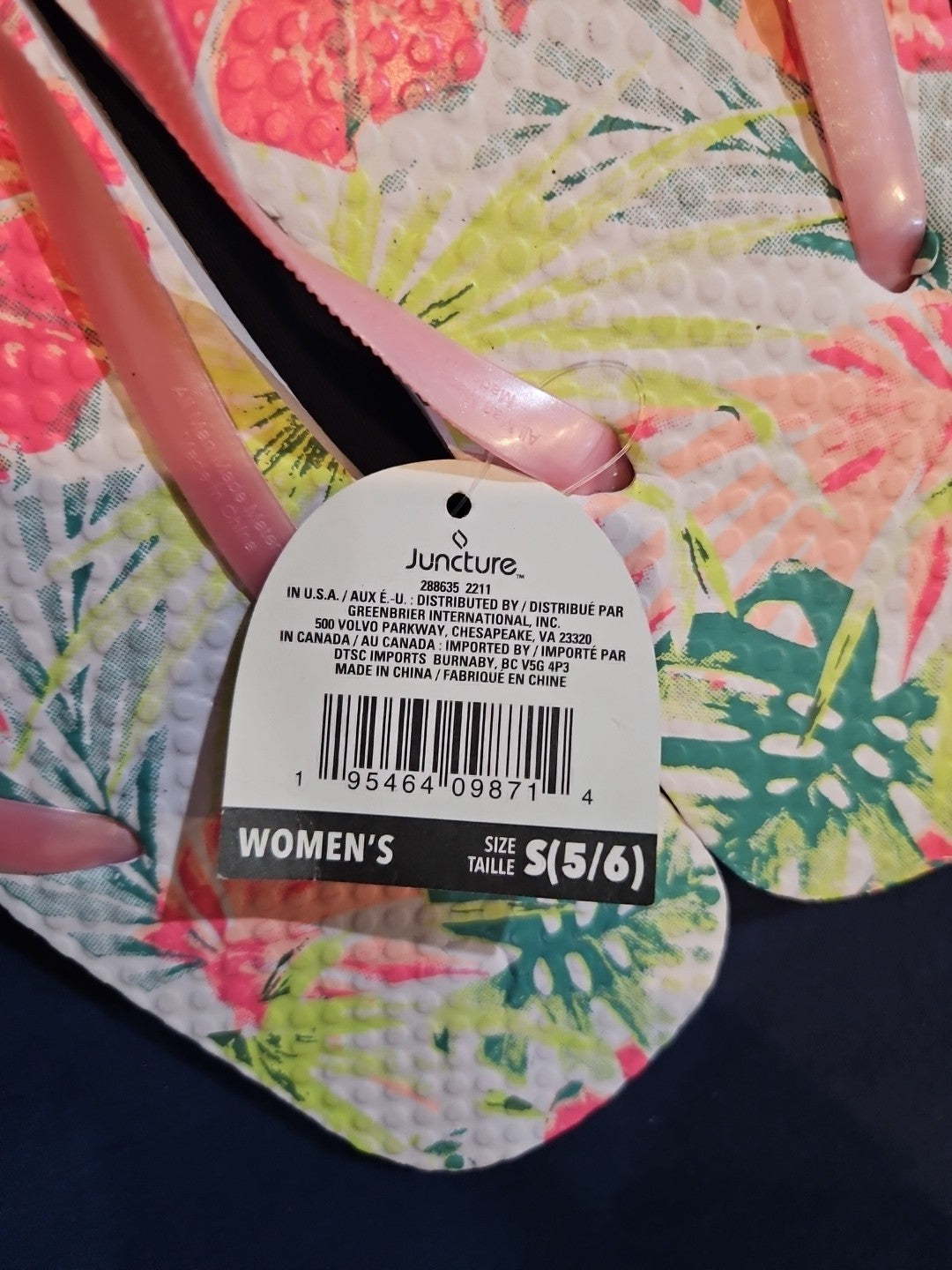 Women’s Juncture Flip Flops Small (5/6) New!