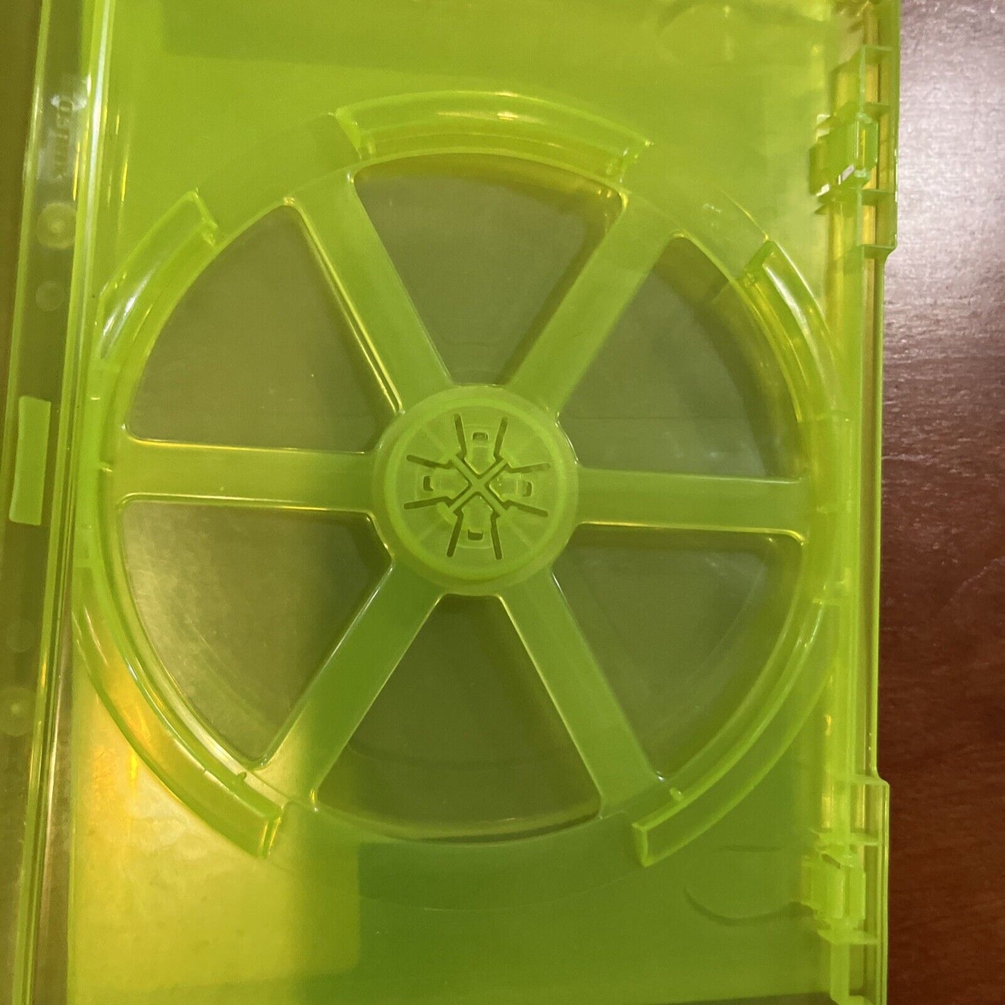 Qty = 4 Used DVD / XBOX / XBOX 360 Cases. Undamaged - Green