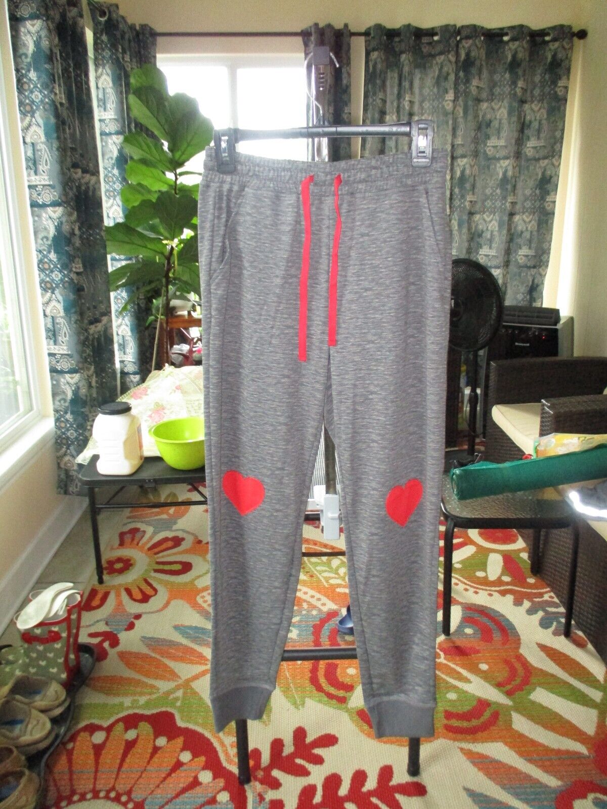 LuLaRoe Jax NWOT SMALL Heathered Gray with Red Heart Knee Patches Joggers