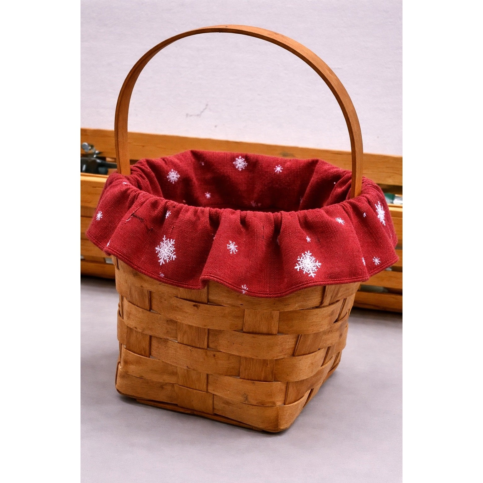 Longaberger Round Basket w/ Clear Insert & 4 New Longaberger Liners