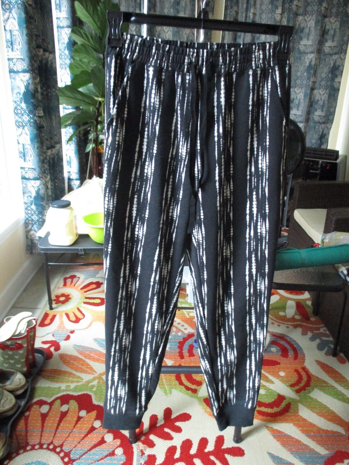 LuLaRoe Jax NWOT SMALL Black White Gray Joggers Sweatpants