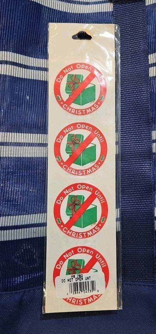 8 - Stickers "Do Not Open Until Christmas"