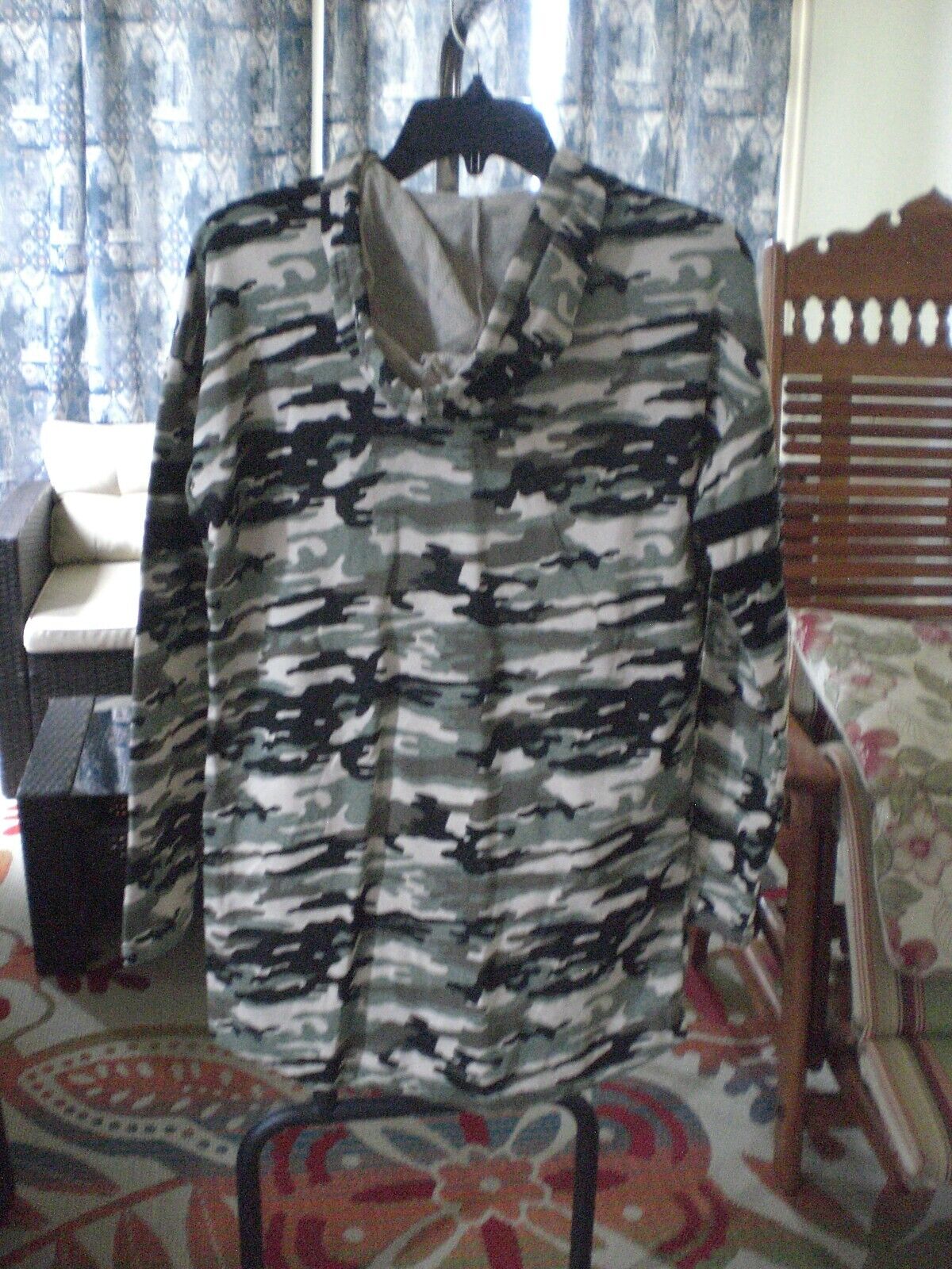 Bobbie Brooks Camo Hoodie Sweatshirt SMALL