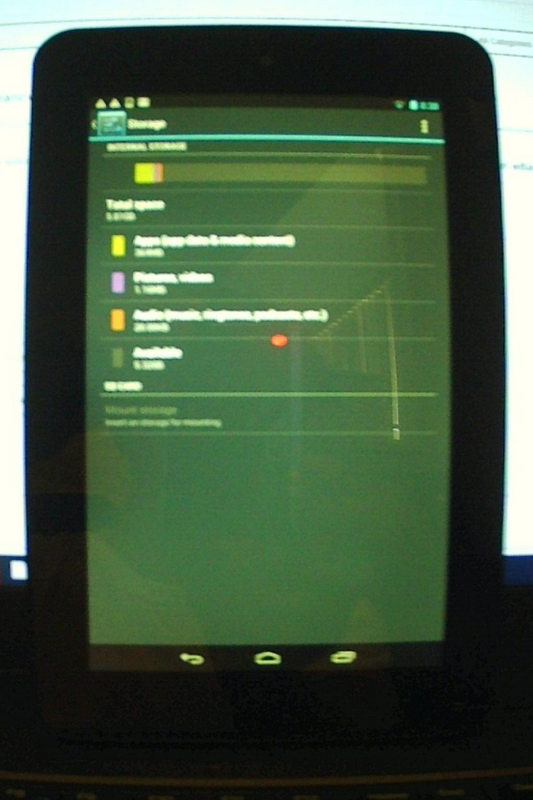 HP Slate 7 - Tablet Bundle - 32GB - Earphones - Charger - Cable.  BUNDLE