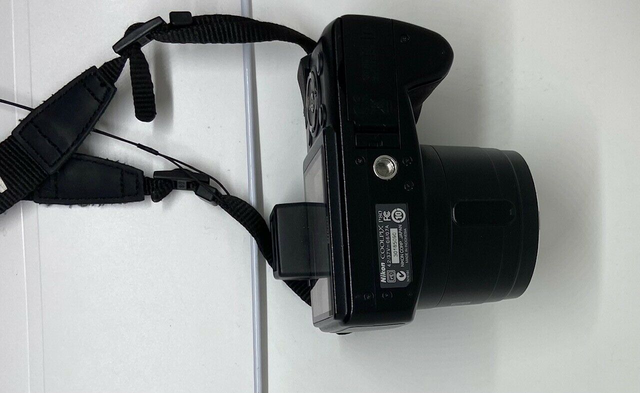 Nikon COOLPIX P80 10.1MP Digital Camera - Black - Bundle Charger Battery BUNDLE