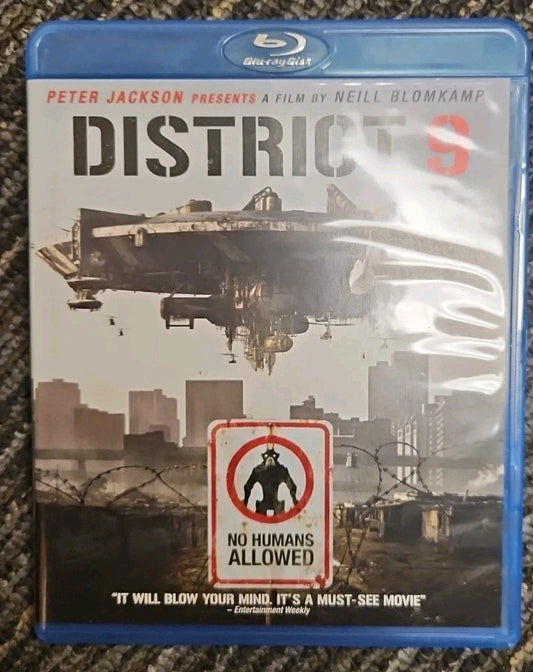 District 9 (Blu-ray, 2009) brand new sealed. no digital download