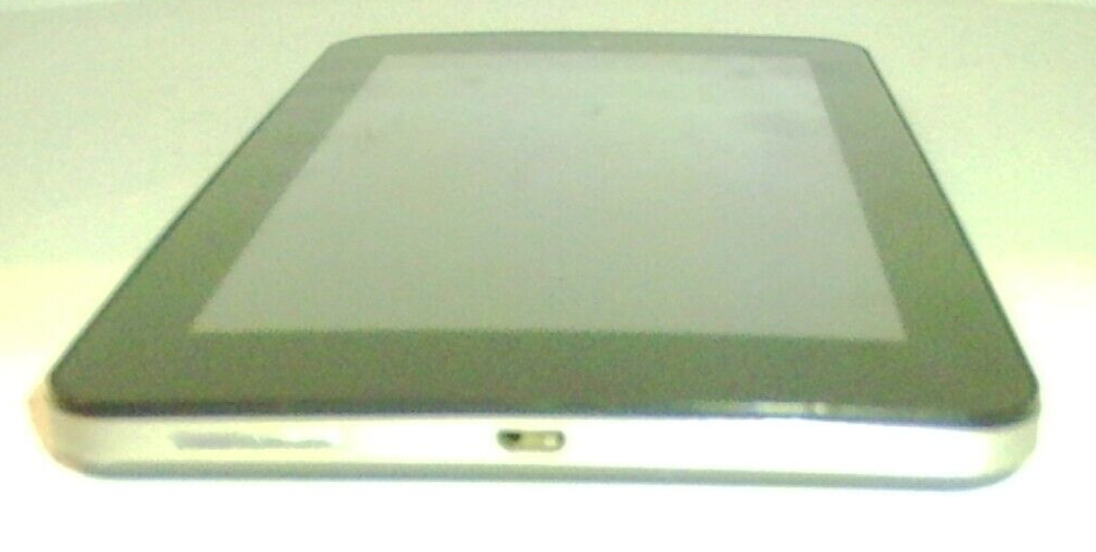 HP Slate 7 - Tablet Bundle - 32GB - Earphones - Charger - Cable.  BUNDLE