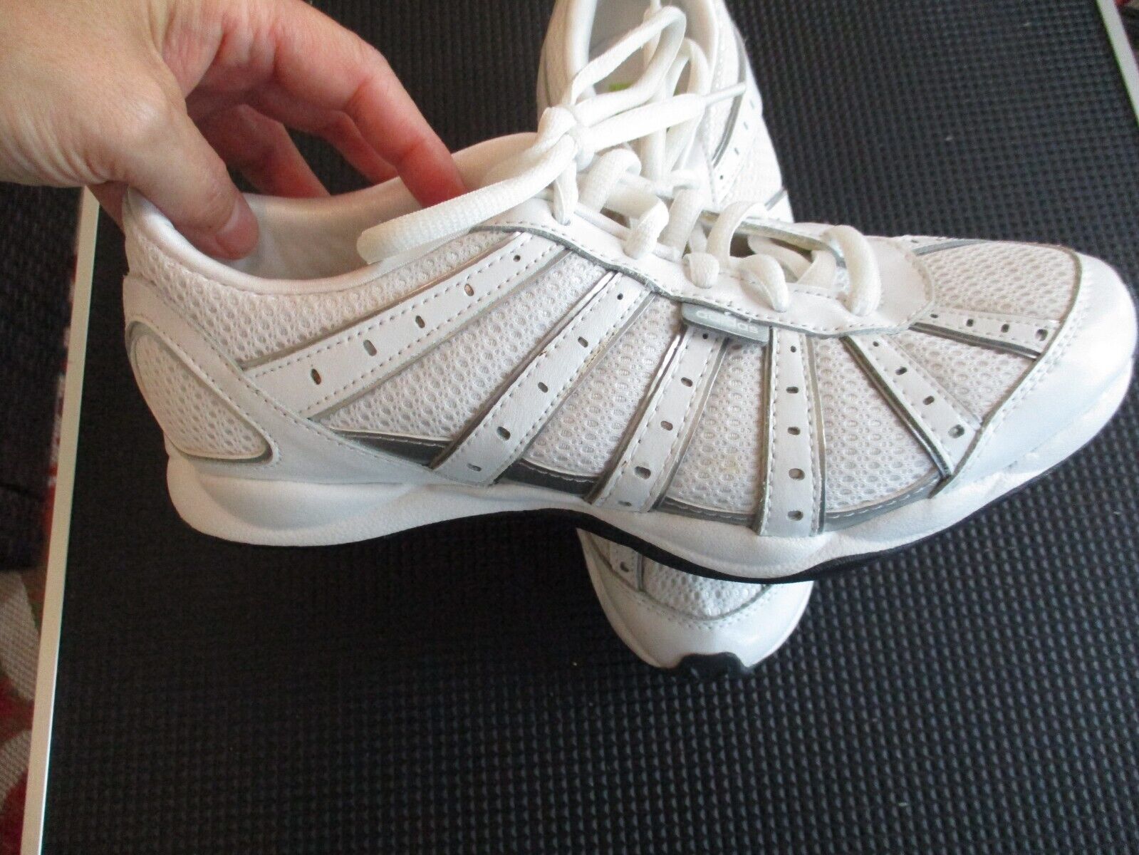 Adidas Vibe Surround White Sneakers Shoes Size US 8.5