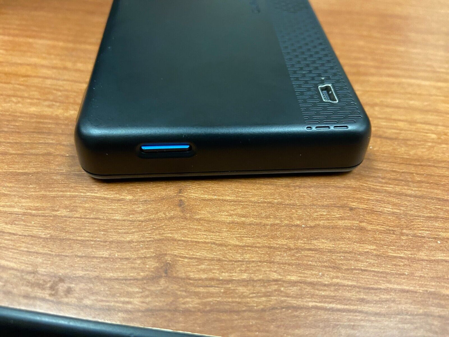 Garmin nuvi 1260 T GPS 32GB + Data + Charger + Mount + 2022 Maps Bundled