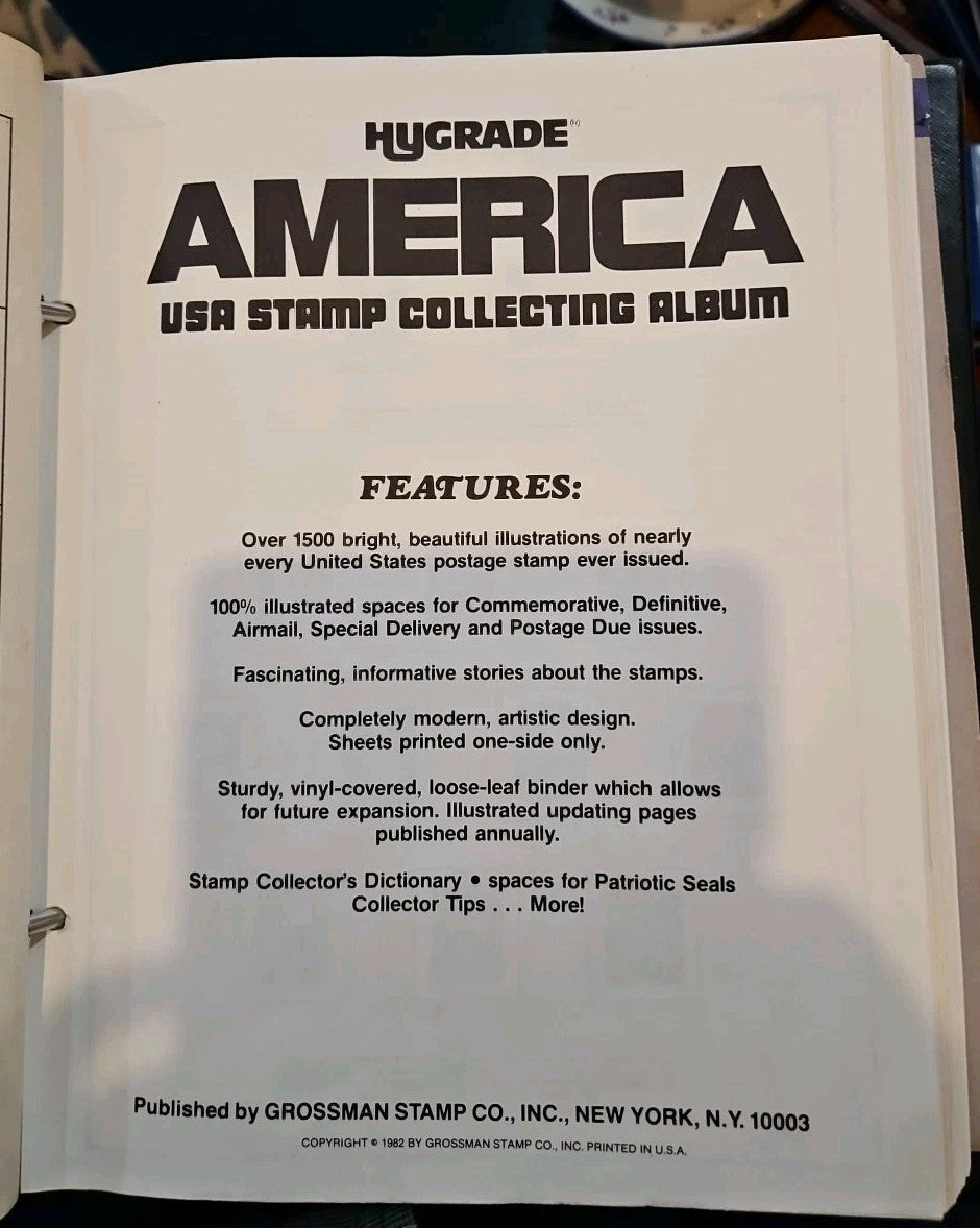 Hygrade AMERICA Stamp Collection Album W/ Some Stamps In Binder  1982