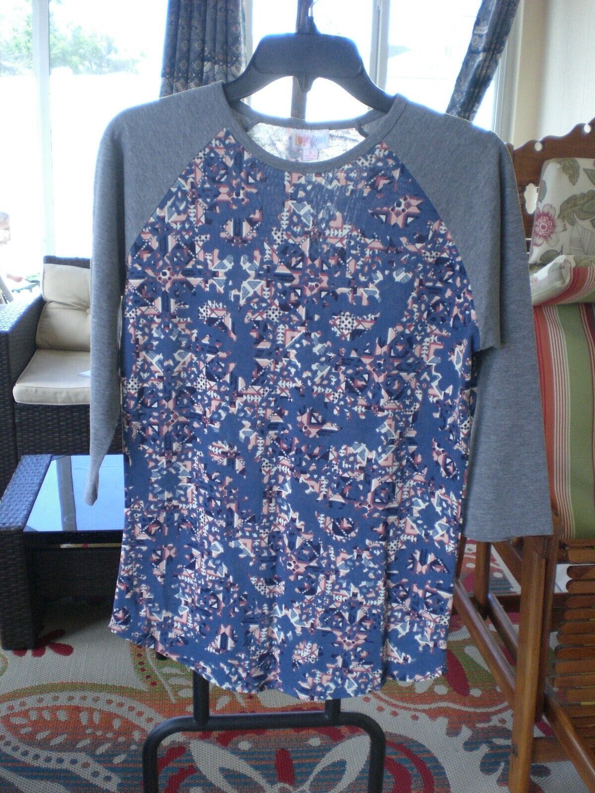 LuLaRoe Small Randy Shirt Top Blue Pink Geometric