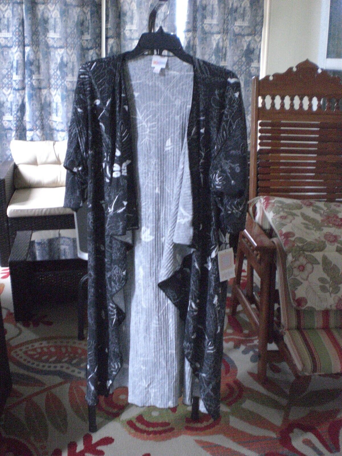 NWT LuLaRoe Shirley Kimono Charcoal and White Floral SMALL