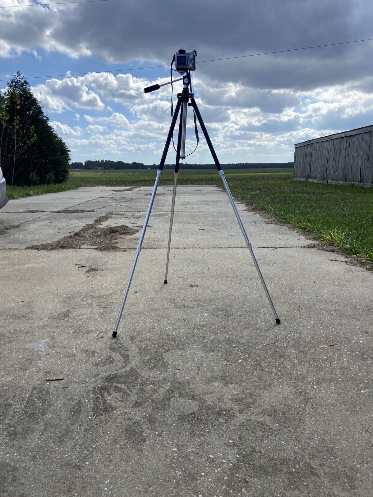 Kodak EasyShare Z740 5.0MP Digital Camera w/Lowepro Case, Tripod, 128MB SD Card