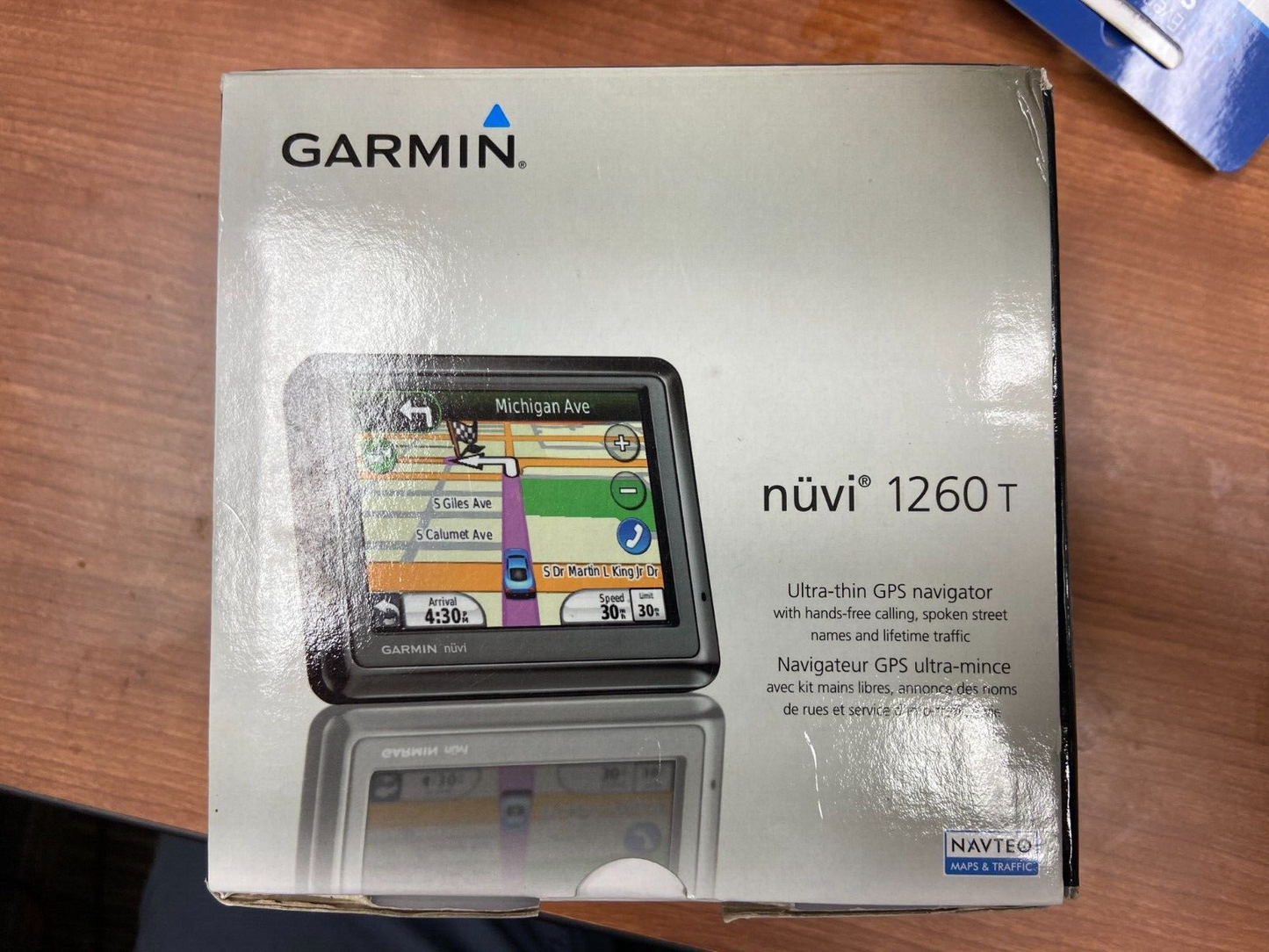 Garmin nuvi 1260 T GPS 32GB + Data + Charger + Mount + 2022 Maps Bundled