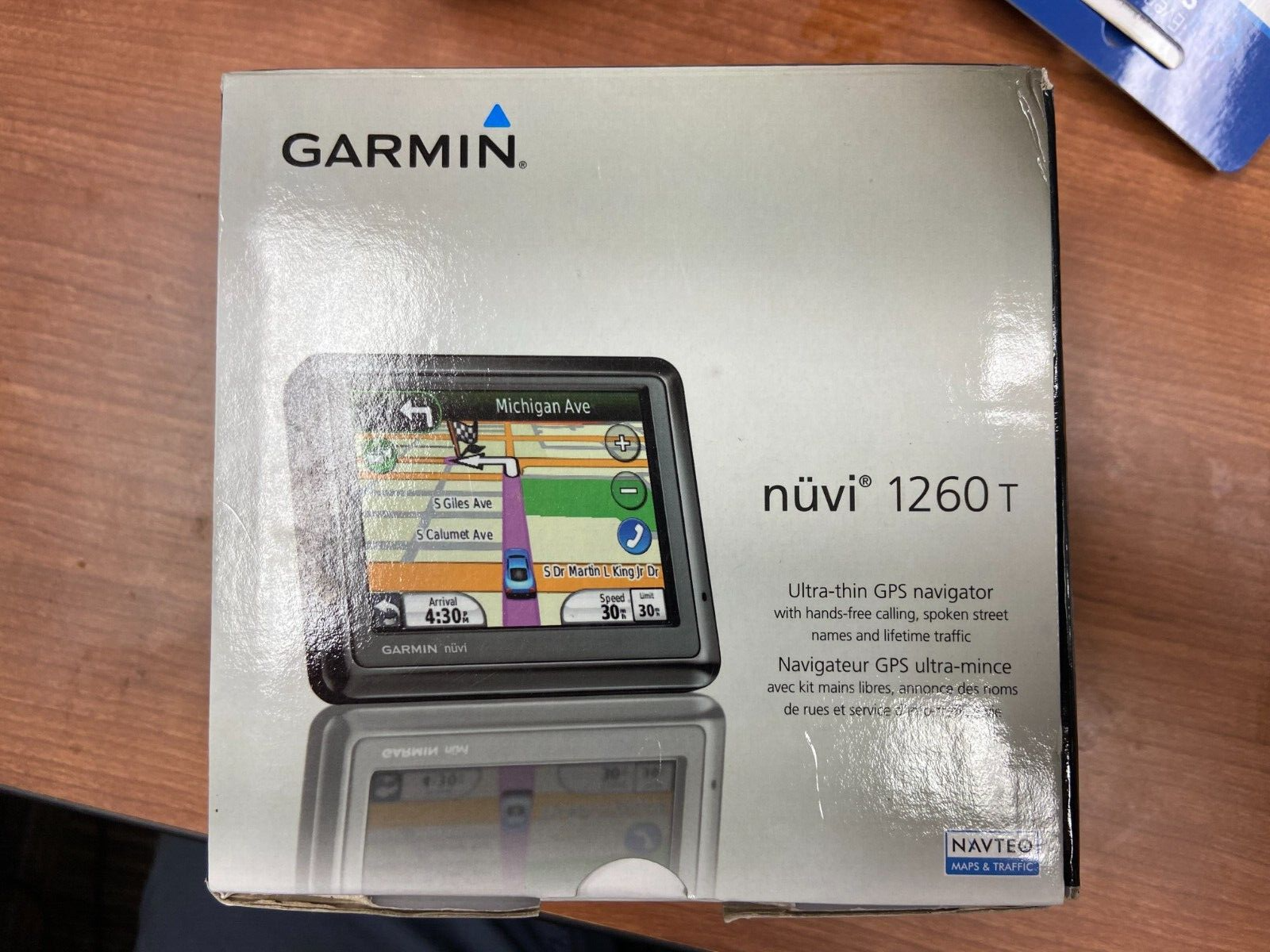 Garmin nuvi 1260 T GPS 32GB + Data + Charger + Mount + 2022 Maps Bundled