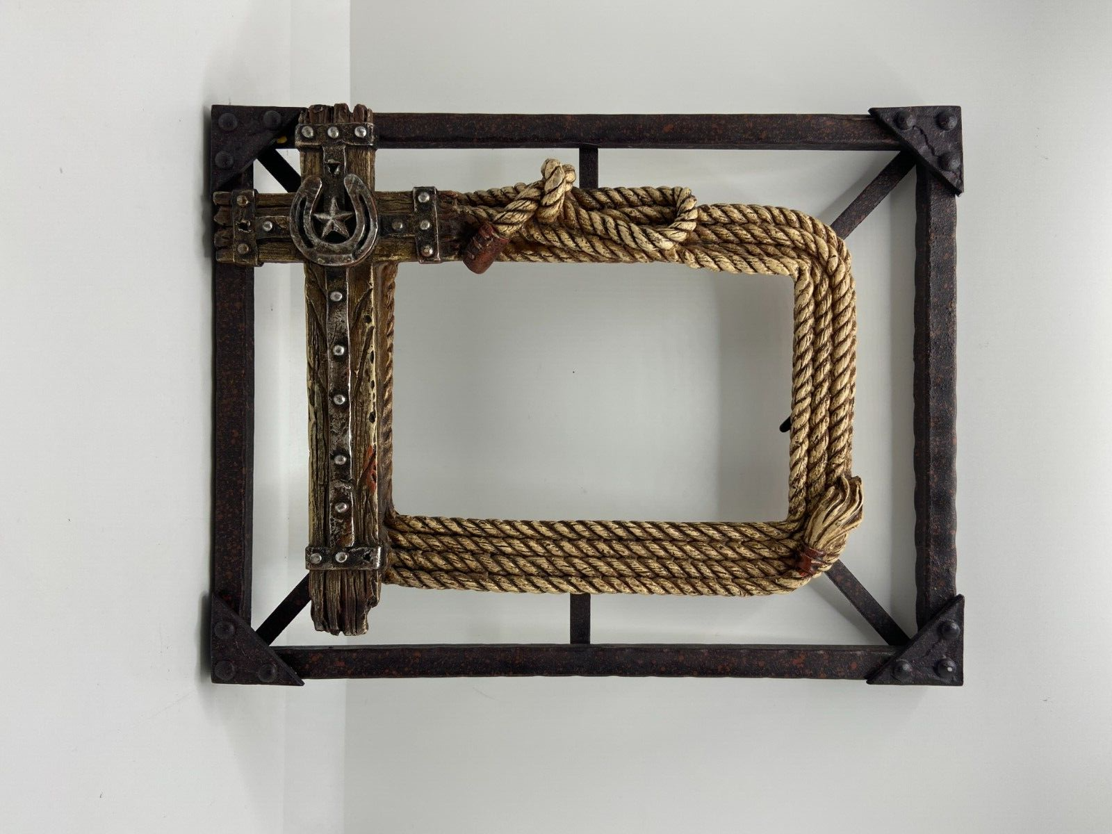 Western Rope Horseshoe Cross Metal Resin Frame  for 4" x 6" Picture