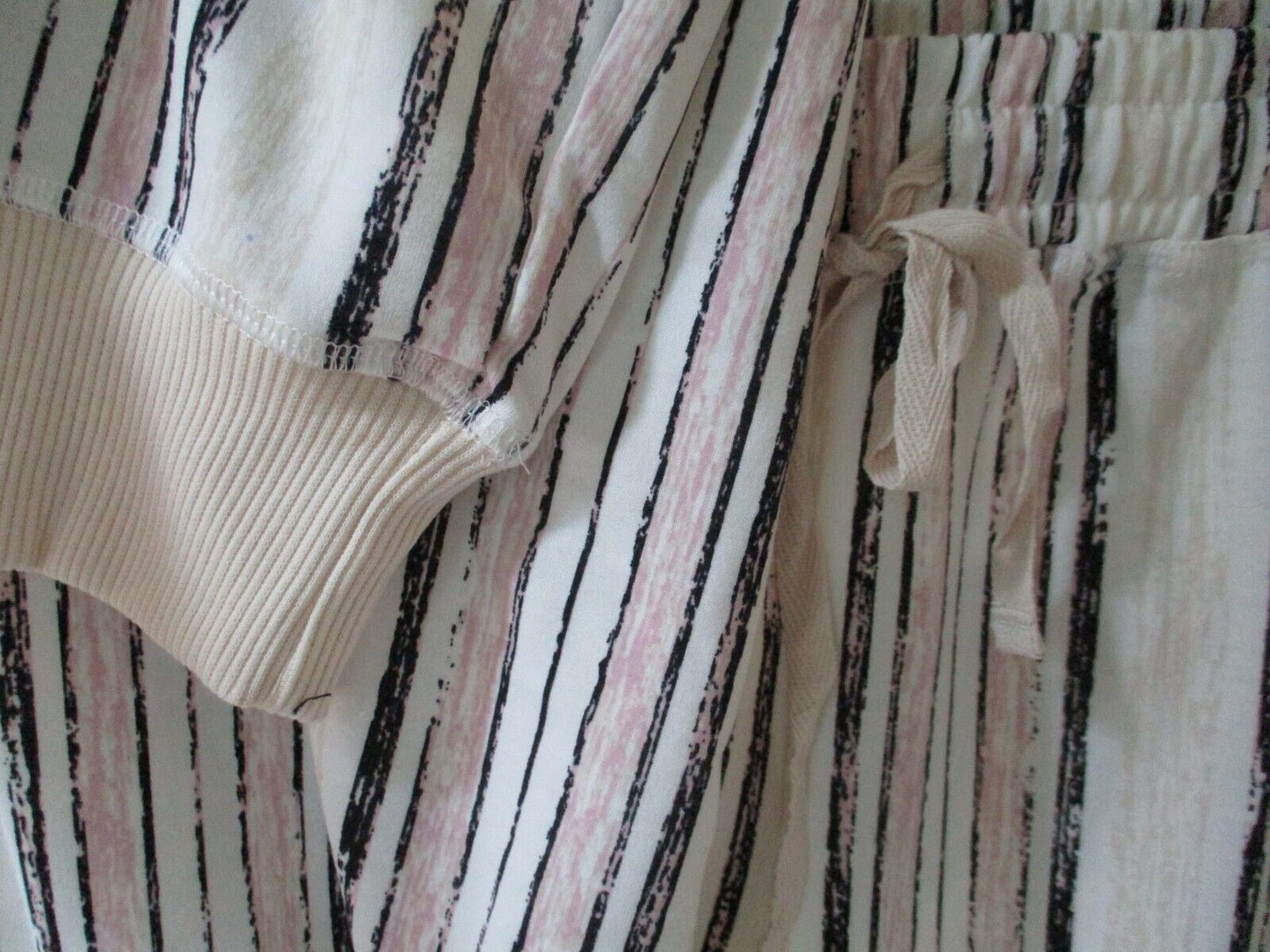 LuLaRoe NWT Jax Small Black Cream Pink Tan Vertical Stripes Joggers Sweatpants