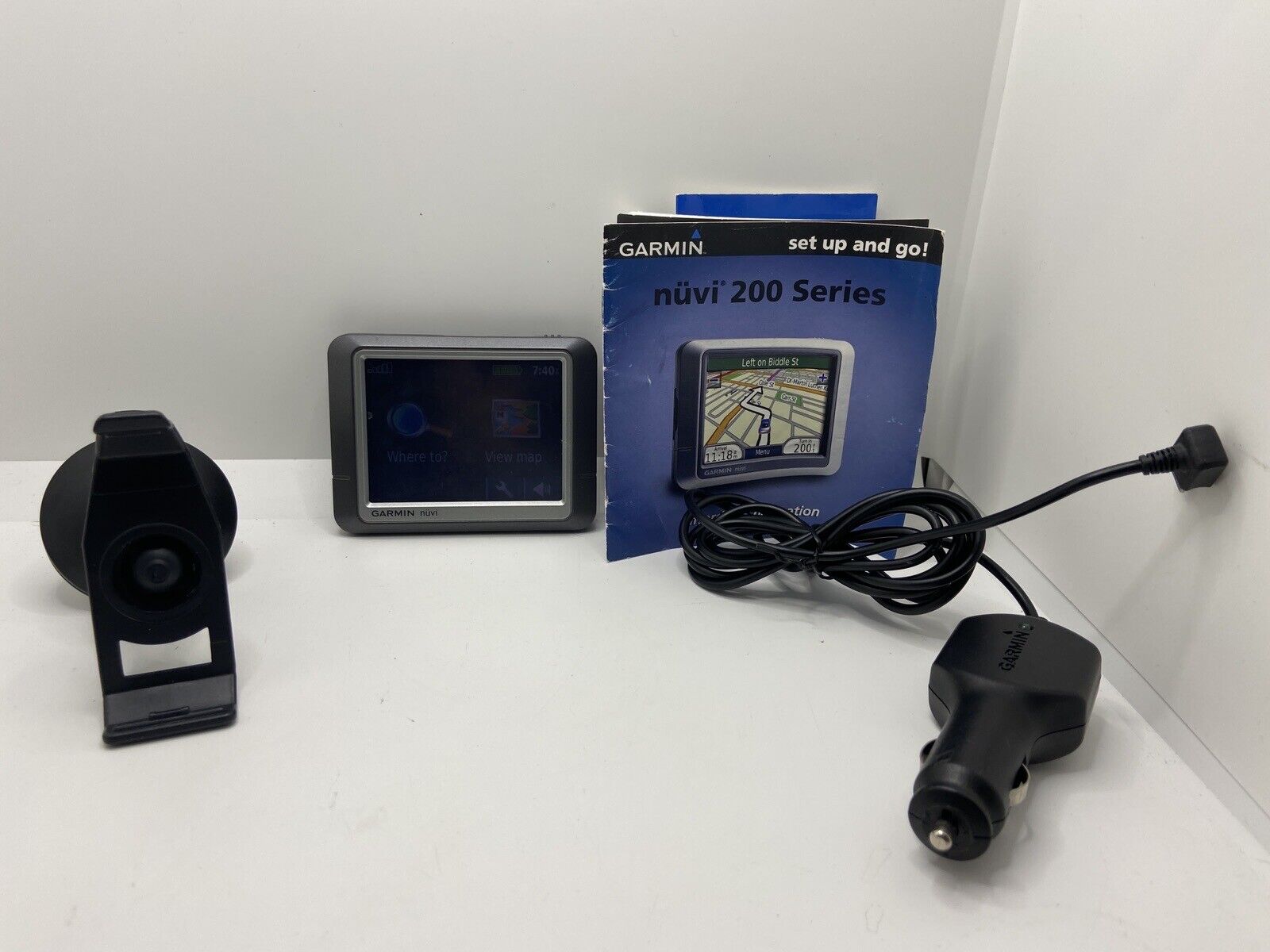 Garmin nüvi 200 Automotive Mountable GPS With 32GBSD, Cable, Manual