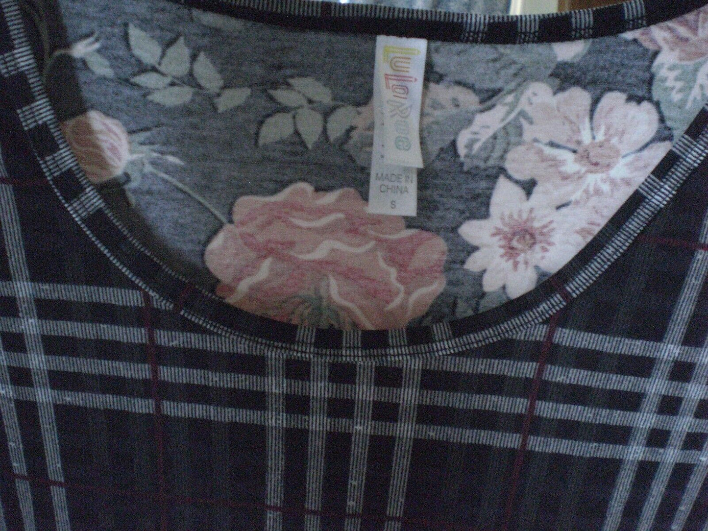 NWT LuLaRoe Classic T Shirt Top Blouse Black Plaid with Pink Floral SMALL