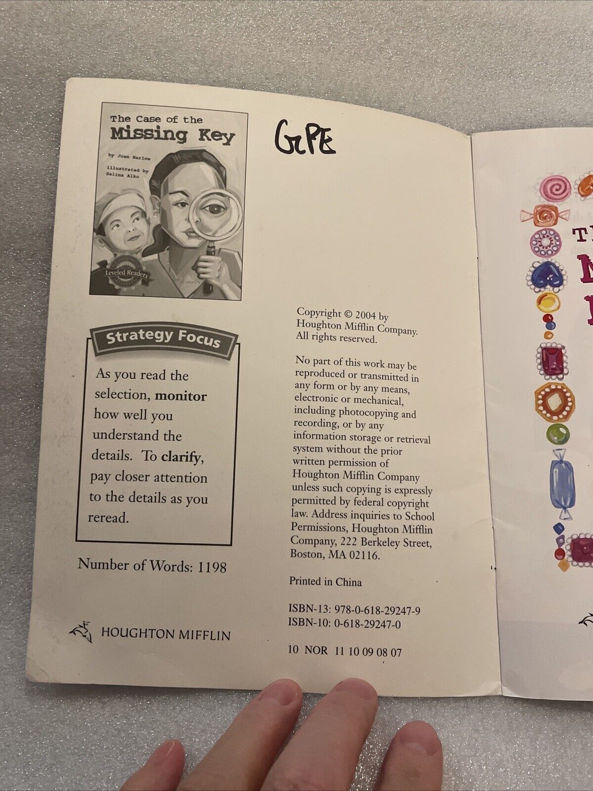 Houghton Mifflin Leveled Readers The Case of the Missing Key - Paperback - GOOD