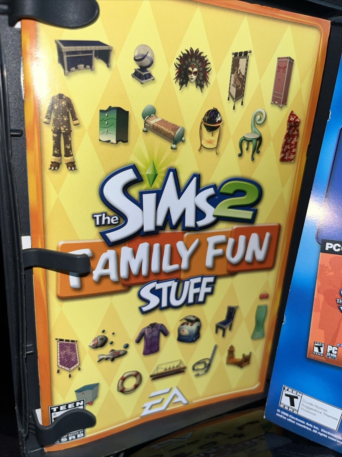 Sims 2: Family Fun Stuff (PC, 2006)