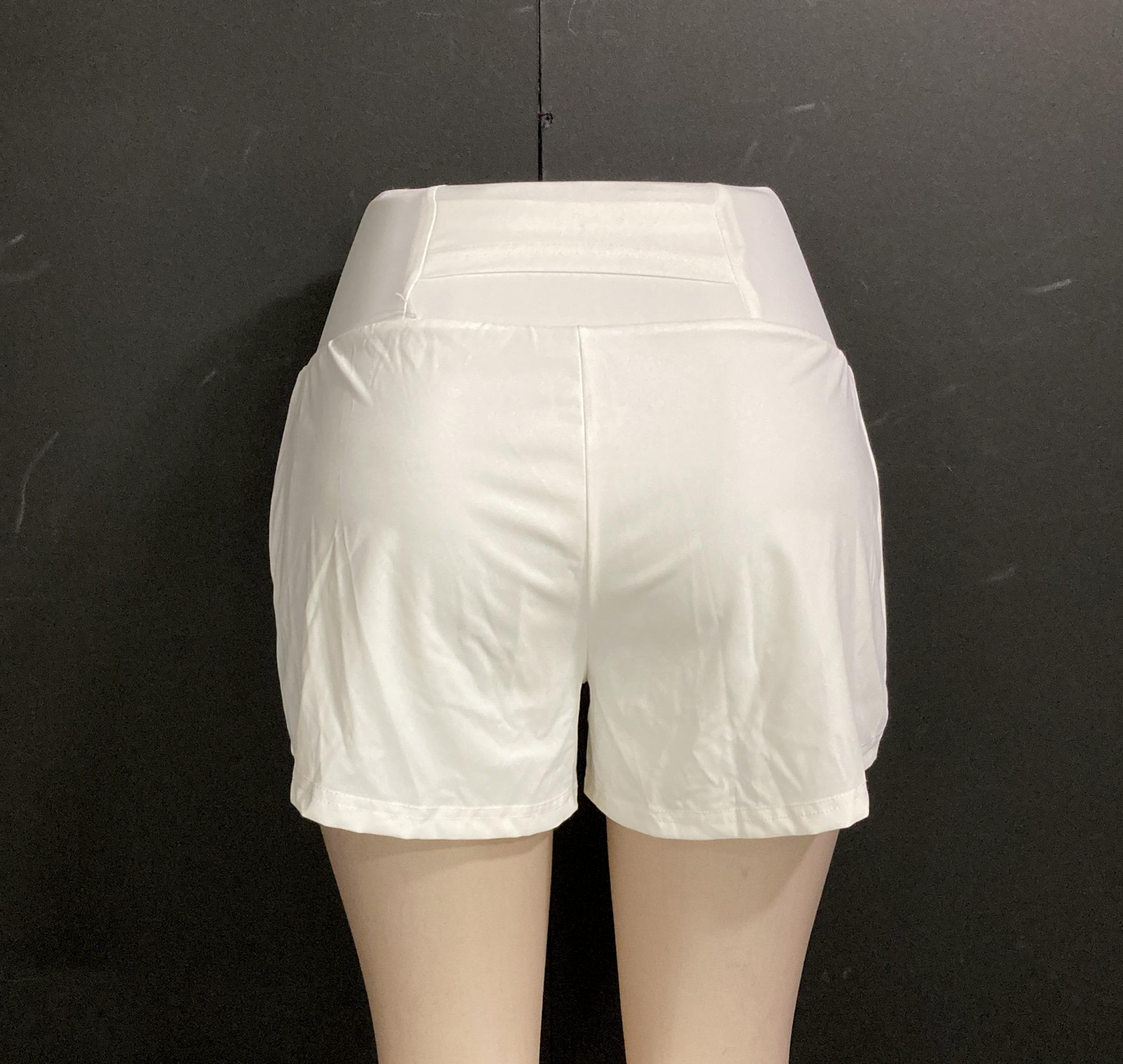 Halara Womens White Elastic Waist Pull On Yoga Shorts NWT Small