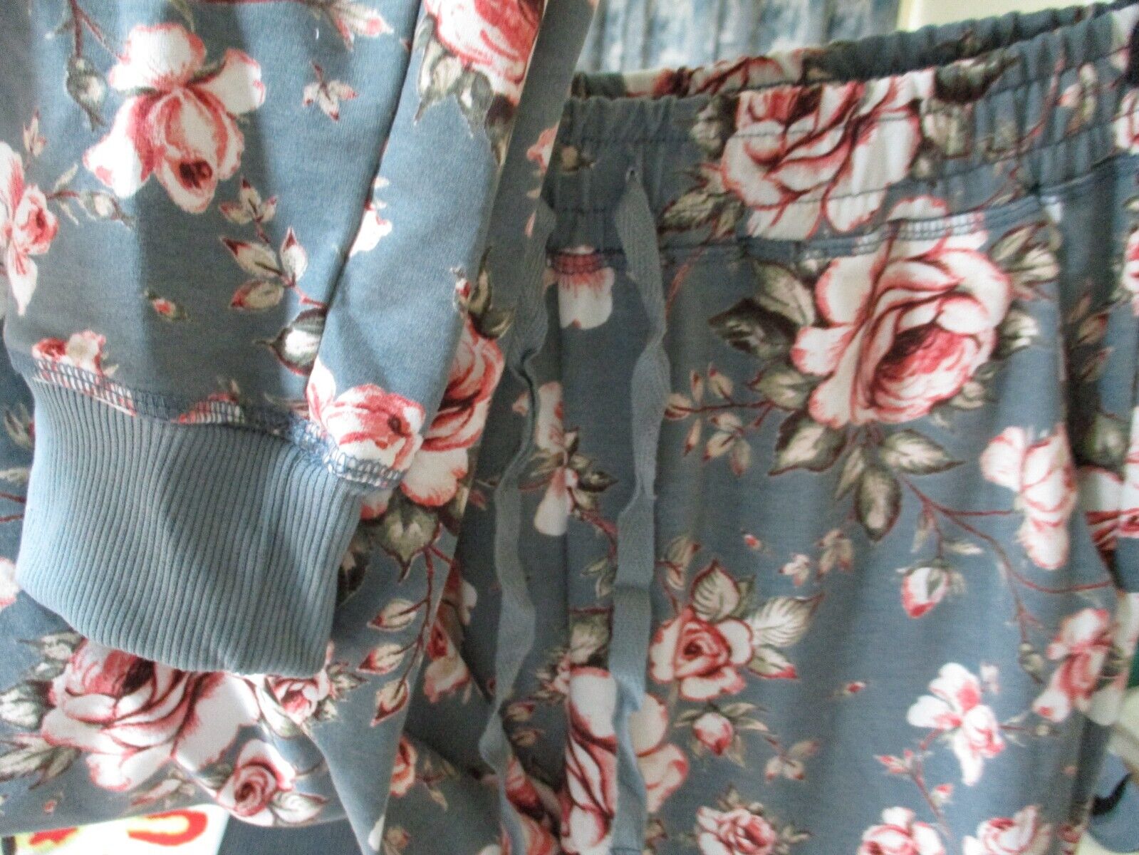 LuLaRoe NWT Jax Small Slate Pink White Green Floral Joggers Sweatpants