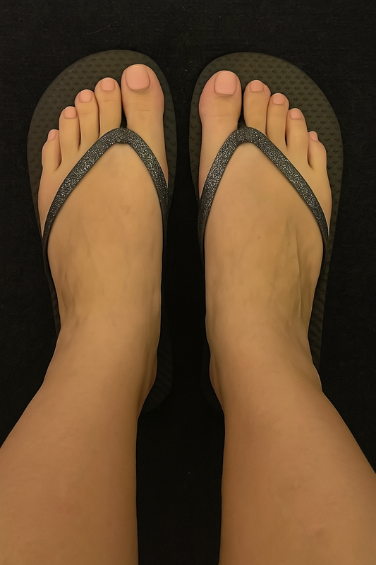 Juncture Women's 5/6 Flip Flops / Glitter Strap - BRAND NEW