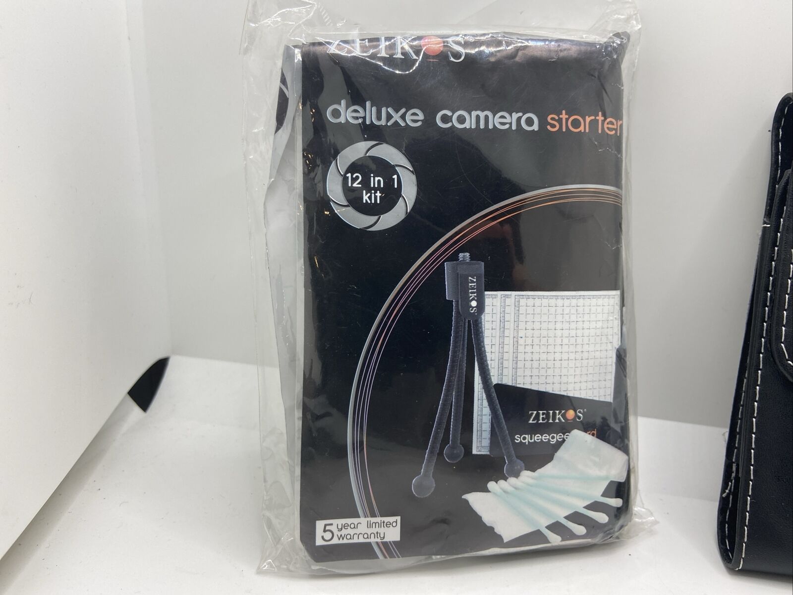 JAZZ DIGITAL CAMERA JDC77 14 MEGA PIXELS - 32GB SD, USB Cable, Belt Case, Tripod