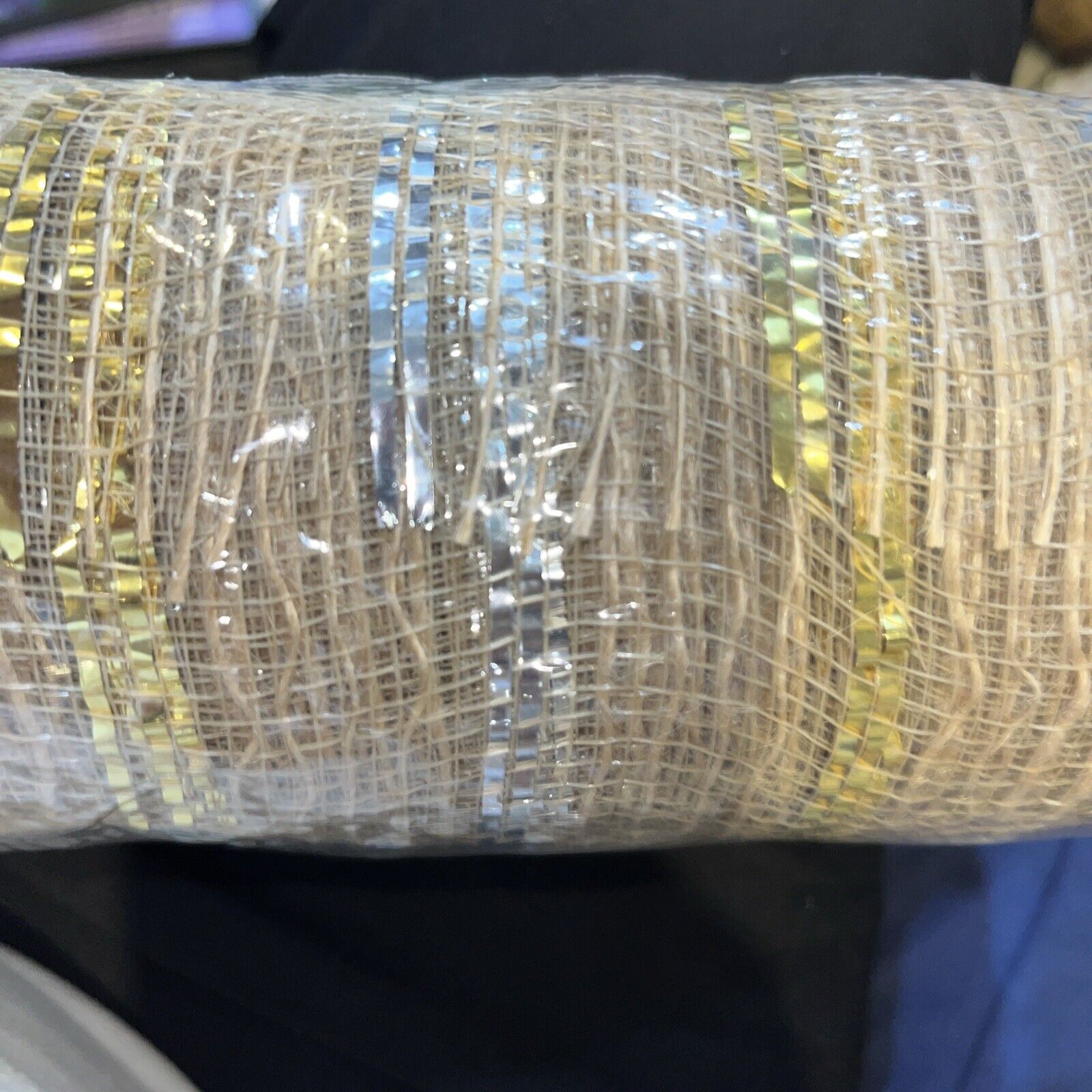 Christmas Basic Mesh Gold Indoor/Outdoor 21" x 10 Yd Celebrate It New