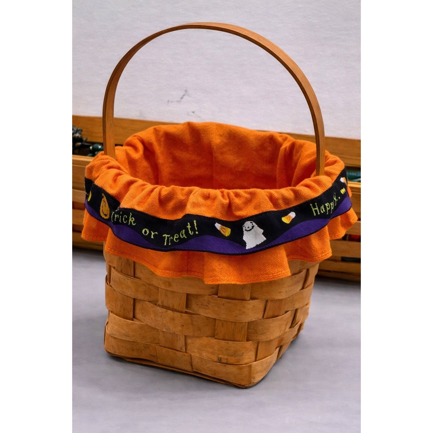Longaberger Round Basket w/ Clear Insert & 4 New Longaberger Liners
