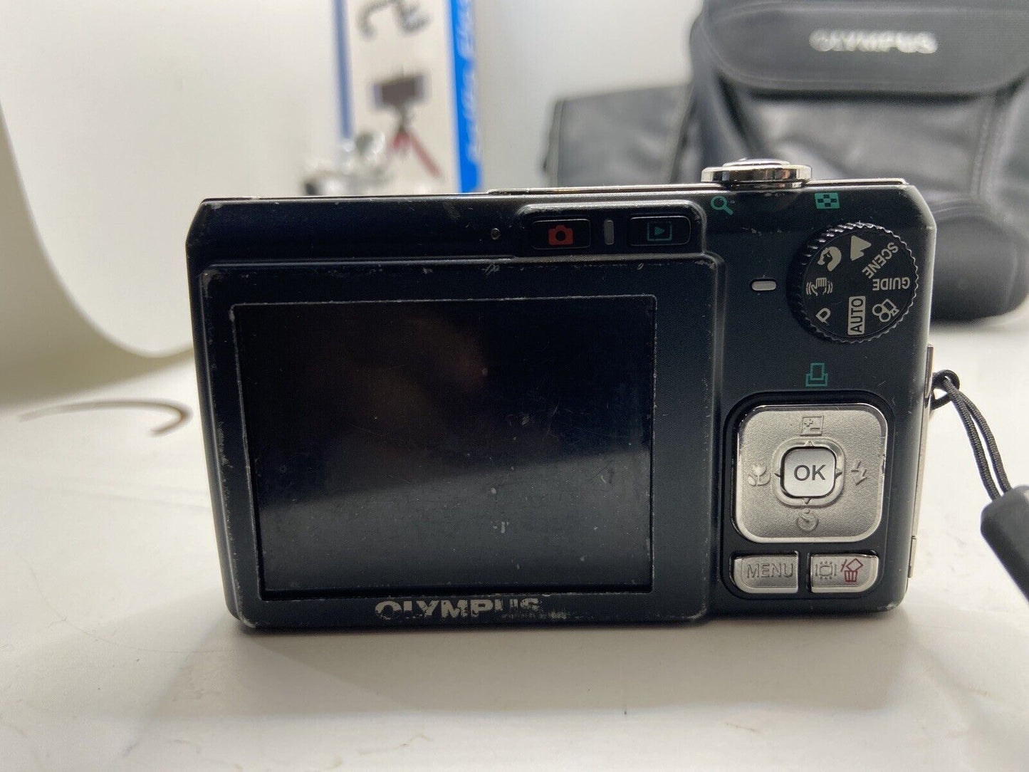 Olympus FE FE-300 12MP Tripod, Cases, Battery +Charger, 2GB BUNDLE TESTED