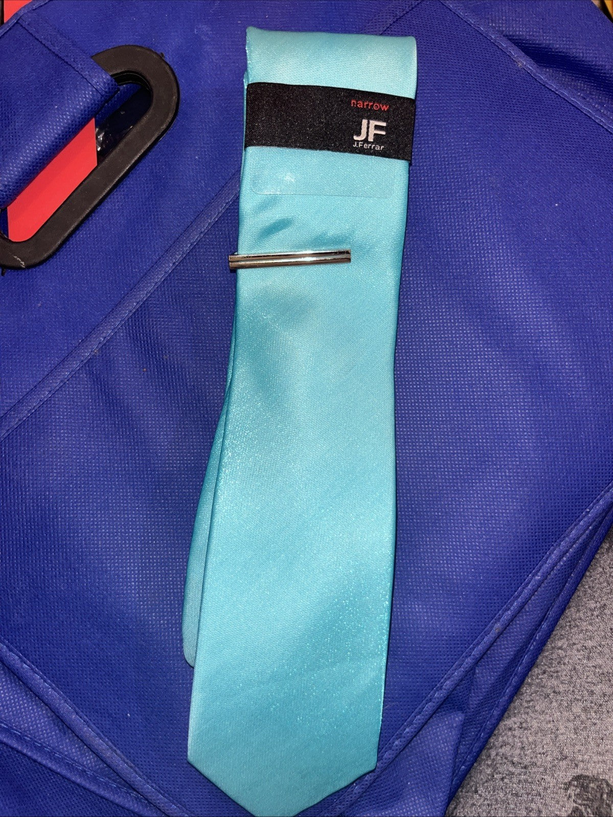 JC Penney J Ferrar “Narrow” 69 Inch Solid Aqua Men’s Tie With Tie Clasp