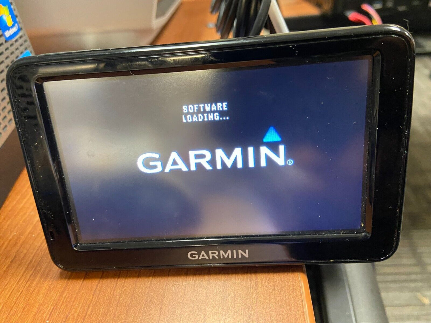 Garmin Nuvi 2455 LMT GPS  4.3" Bundle 32GB + Data + Charger + Mount + 2022 Maps