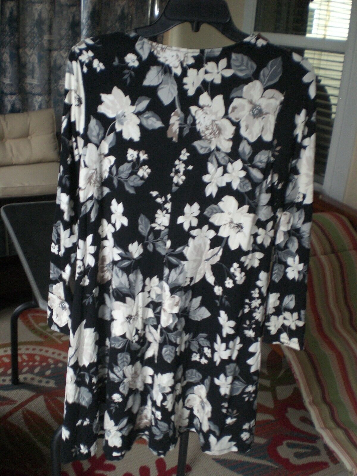 NWT Old Navy Black Floral Dress Small