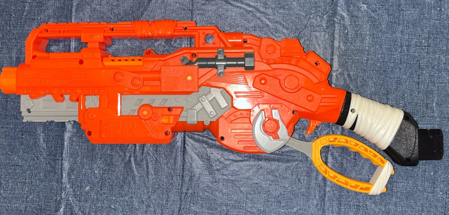 Nerf Zombie Strike Scavenger Rifle Twinslice Axe Hammer Scope 3xMags 10 Darts