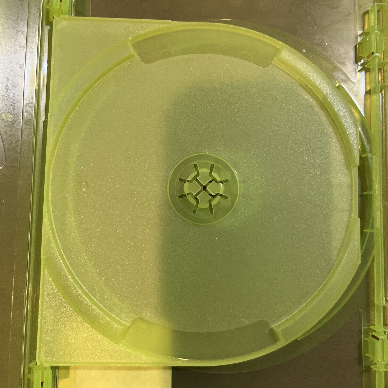 Qty = 4 Used DVD / XBOX / XBOX 360 Cases. Undamaged - Green