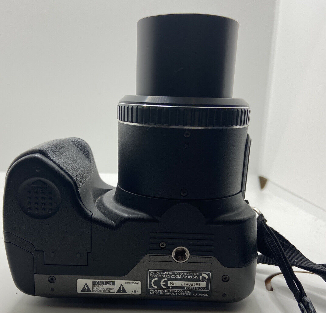Fujifilm FinePix S S602 Zoom 3MP Digital Camera -Case +Tripod BUNDLE TESTED
