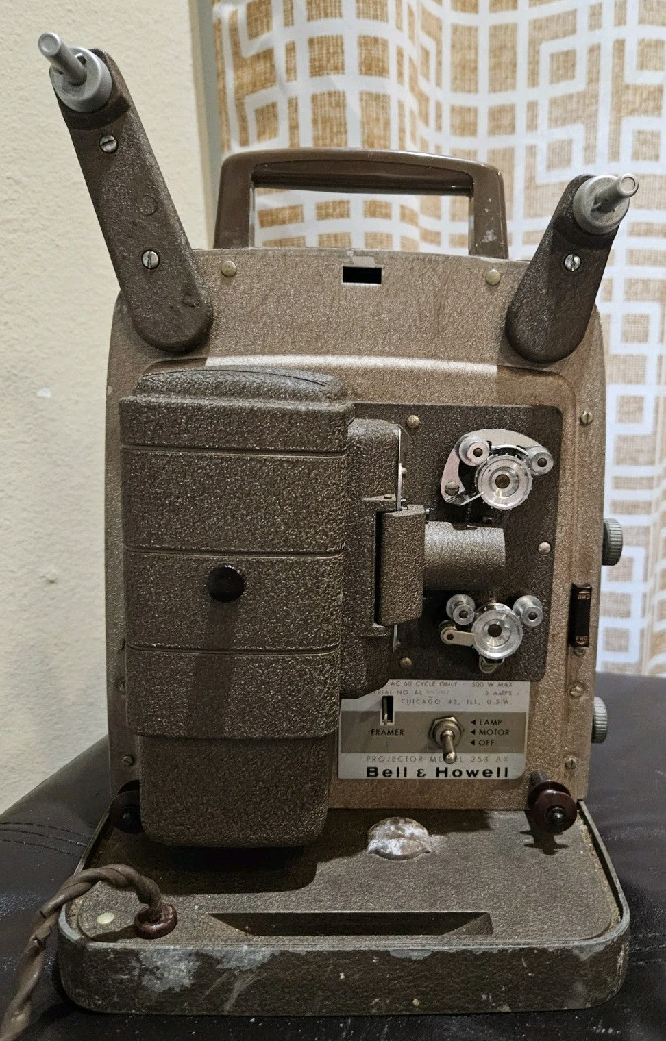 Vtg. Bell and Howell Reel to Reel 8mm Projector, Model 253AX, Tested