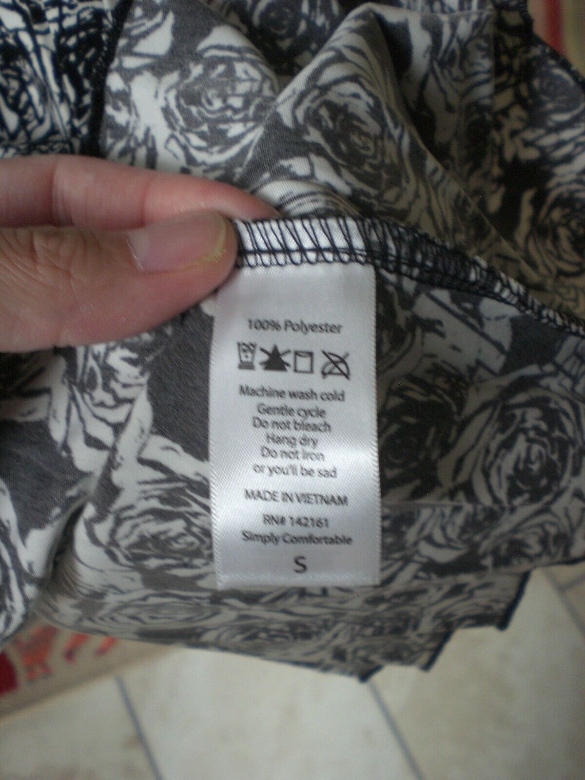 NWT LuLaRoe Black White Roses Jill Accordion Skirt SMALL