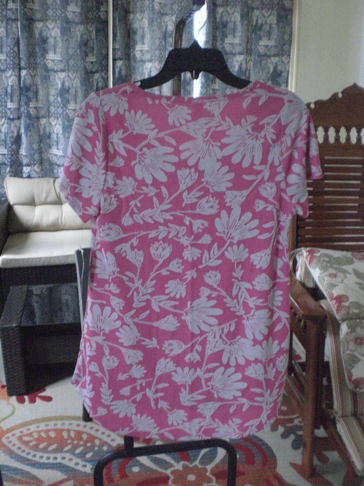 NWT LuLaRoe Classic T Blouse Top Shirt Pink and White Floral Jacquard