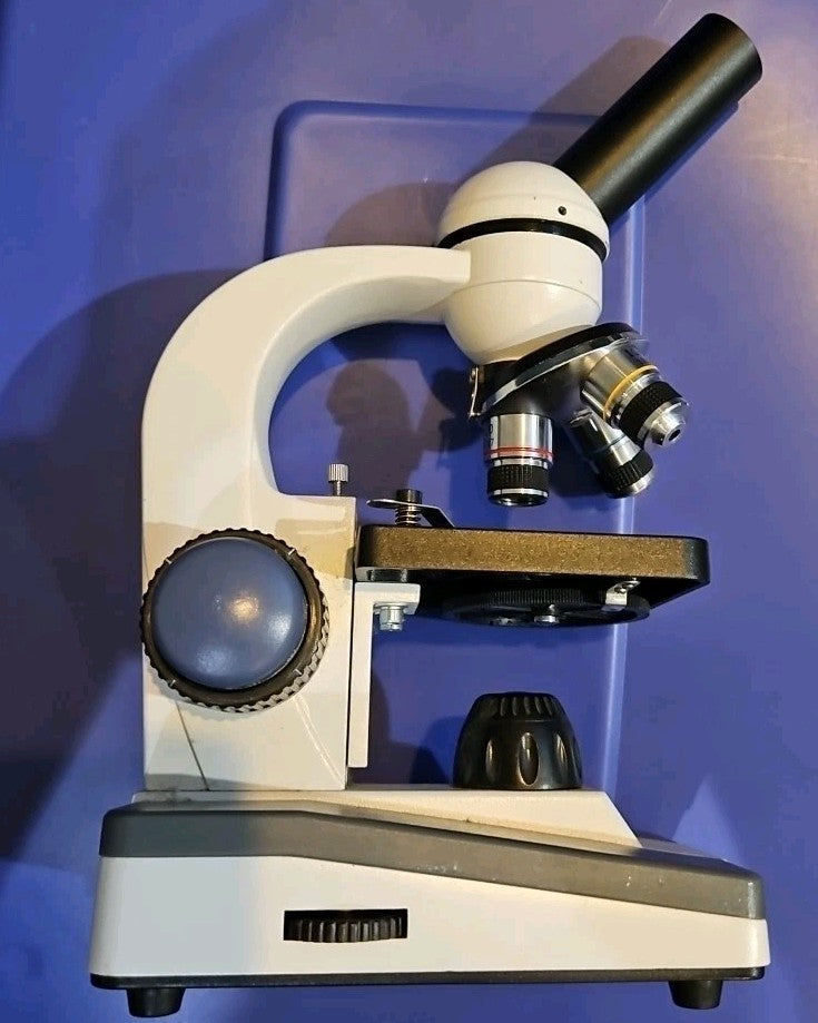 AmScope M150C 40x-1000x Portable Compound Microscope. Missing Eyepiece. Tested