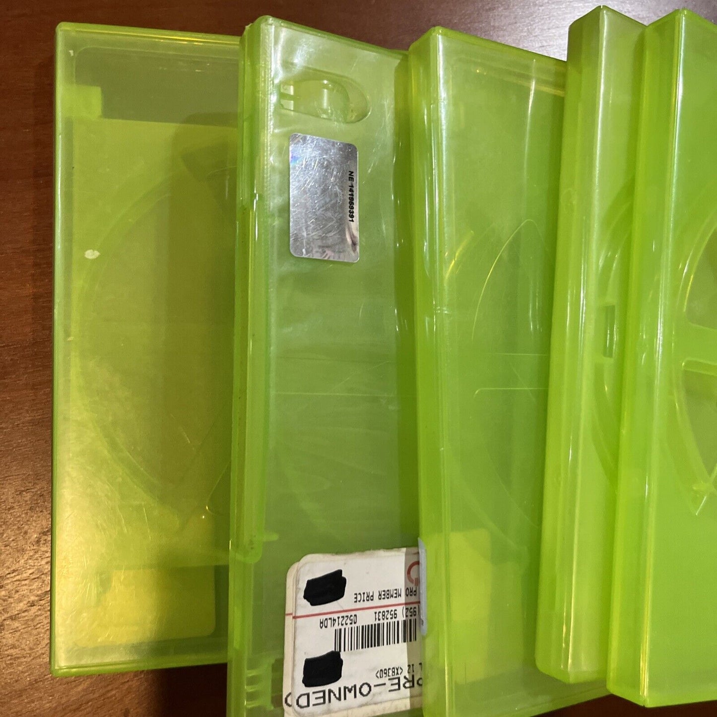 Qty = 4 Used DVD / XBOX / XBOX 360 Cases. Undamaged - Green